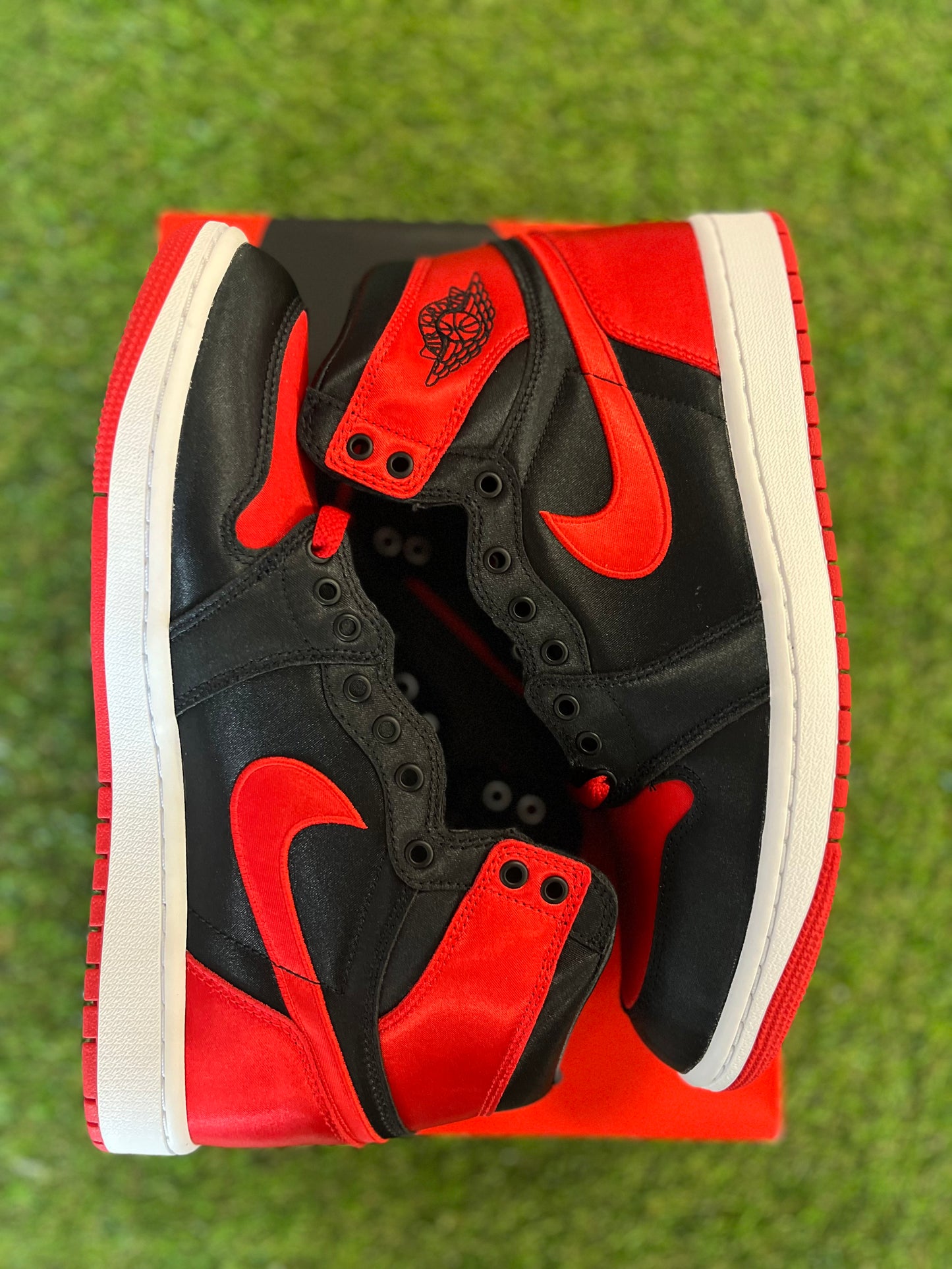 Jordan 1 High Satin Red (9)(DS)