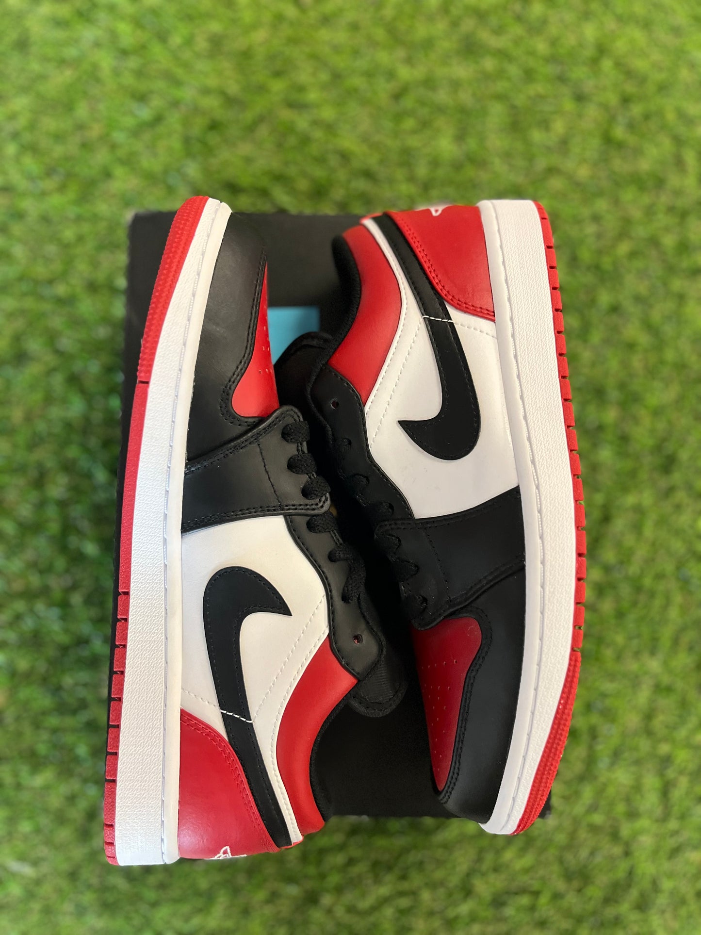 Jordan 1 Low Bred Toe 2.0 (9)(DS)